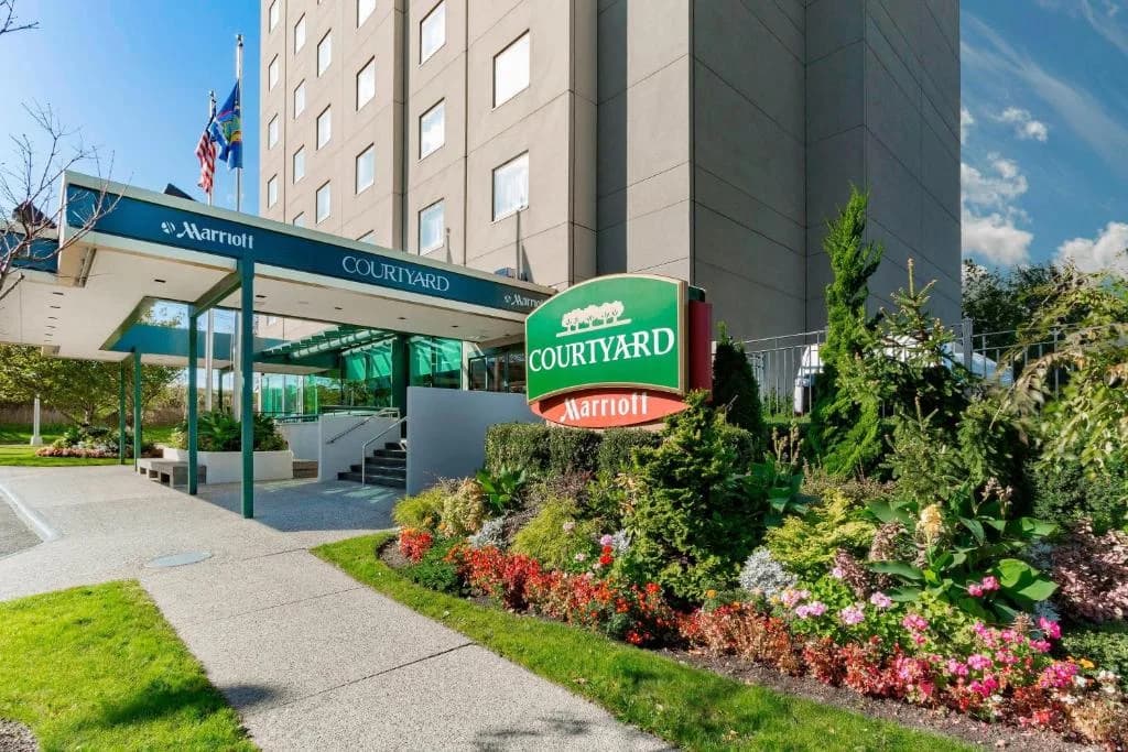 Courtyard by Marriott New York JFK Airport — Booking.com photo 1
