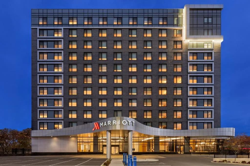Marriott New York JFK Airport — Booking.com photo 1