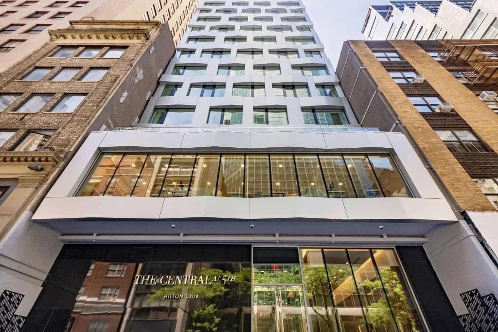 Hilton Club The Central at 5th New York — Booking.com photo 1